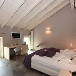 Relais Porta Отель Луино