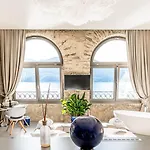 Relais Porta فندق لووِنو