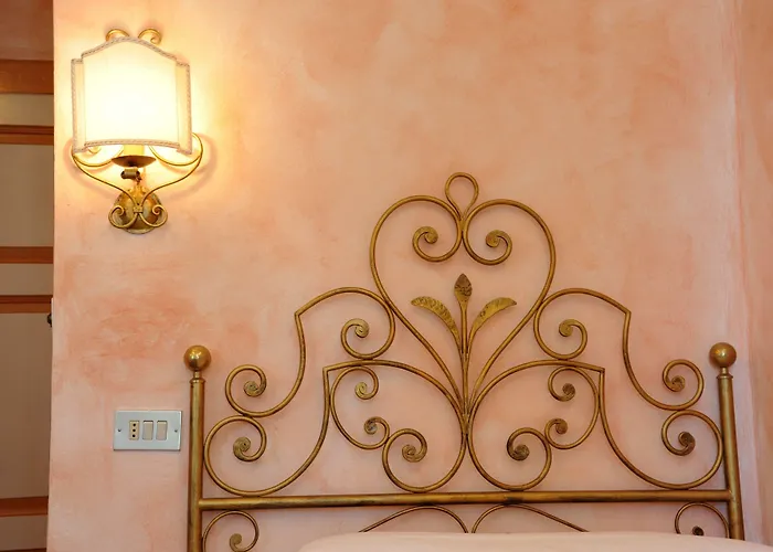 Relais Porta 酒店 勒威诺