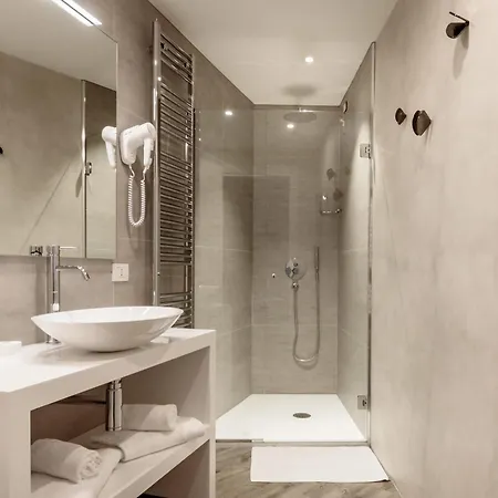 Relais Porta 4* Luino