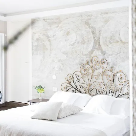 Relais Porta 4* Luino